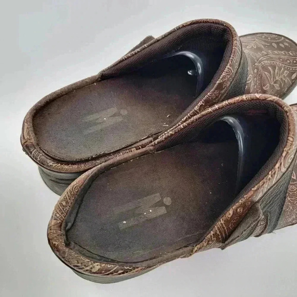 Mozo Zoe Brown Paisley Nursing Clogs Mules Slip Ons - 9 - Picture 9 of 10